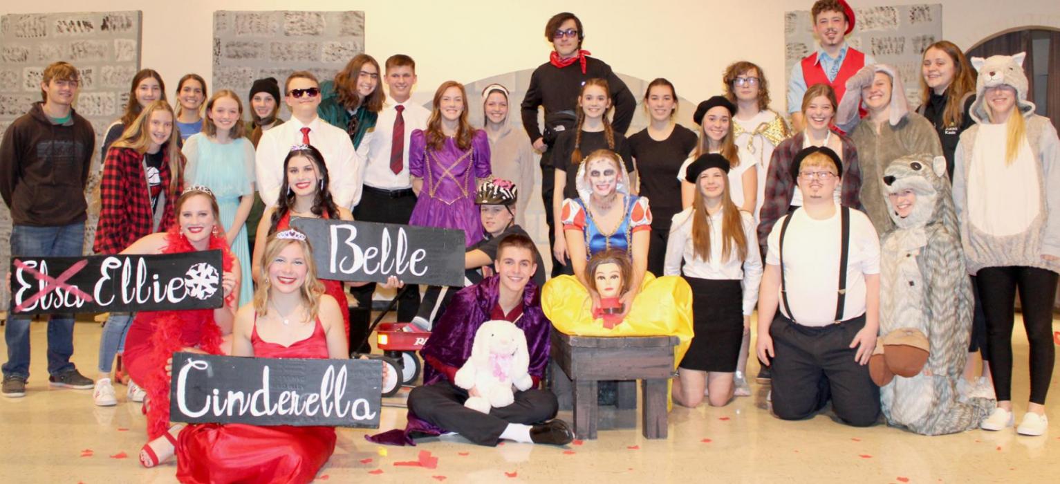 The Ainsworth One-Act crew took the stage this month for their production of Game of Tiaras, a parody play of Shakespeare’s King Lear mixed with pop culture. The full cast is pictured above. Photos by Juli Murphy