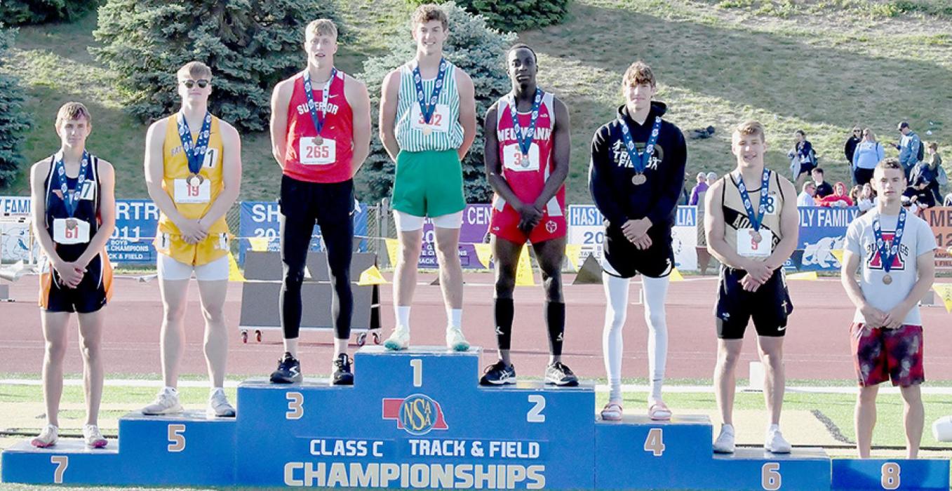 Ainsworth Tracksters Earn 10 Medals at 2022 NSAA State Track Meet