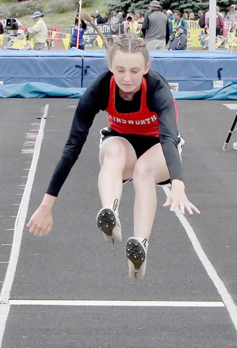 Ainsworth Tracksters Earn 10 Medals at 2022 NSAA State Track Meet