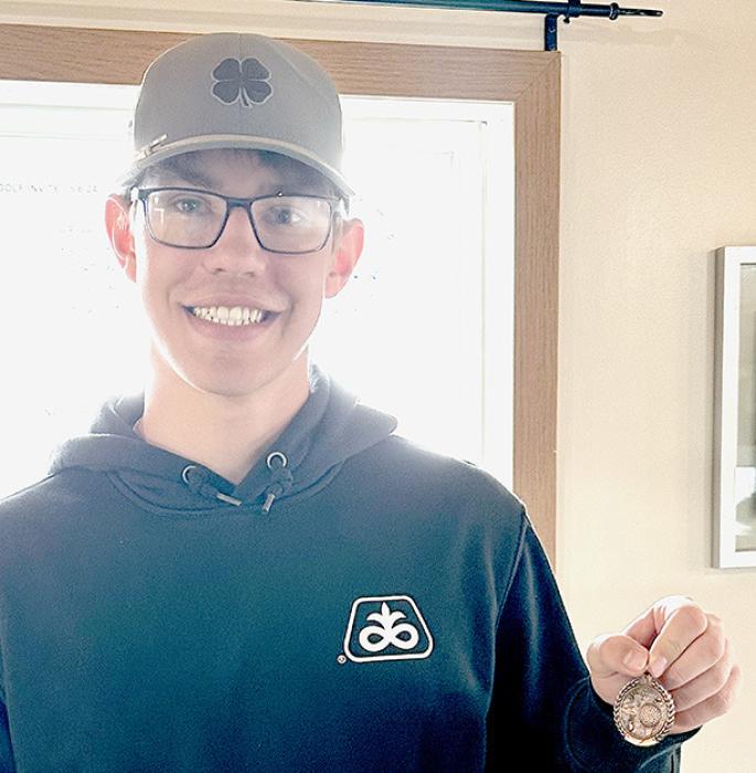 Ainsworth Boys Golf Team Competes in Valentine Invitational