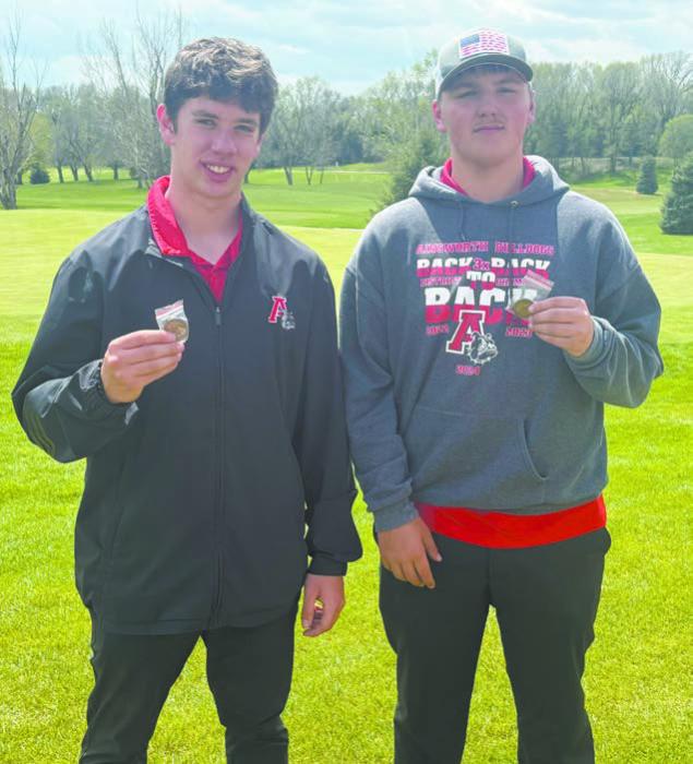 Sophomores Bear Rea (left) and Carson Koch (right) each placed ninth at the Niobrara Valley Conference Meet.