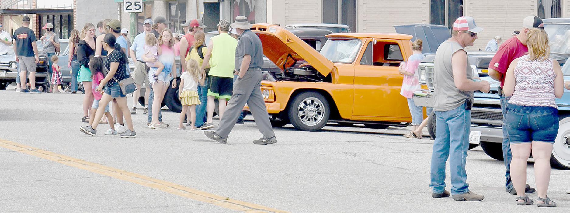 Bob Buckles Memorial Cruise Night A HUGE Success