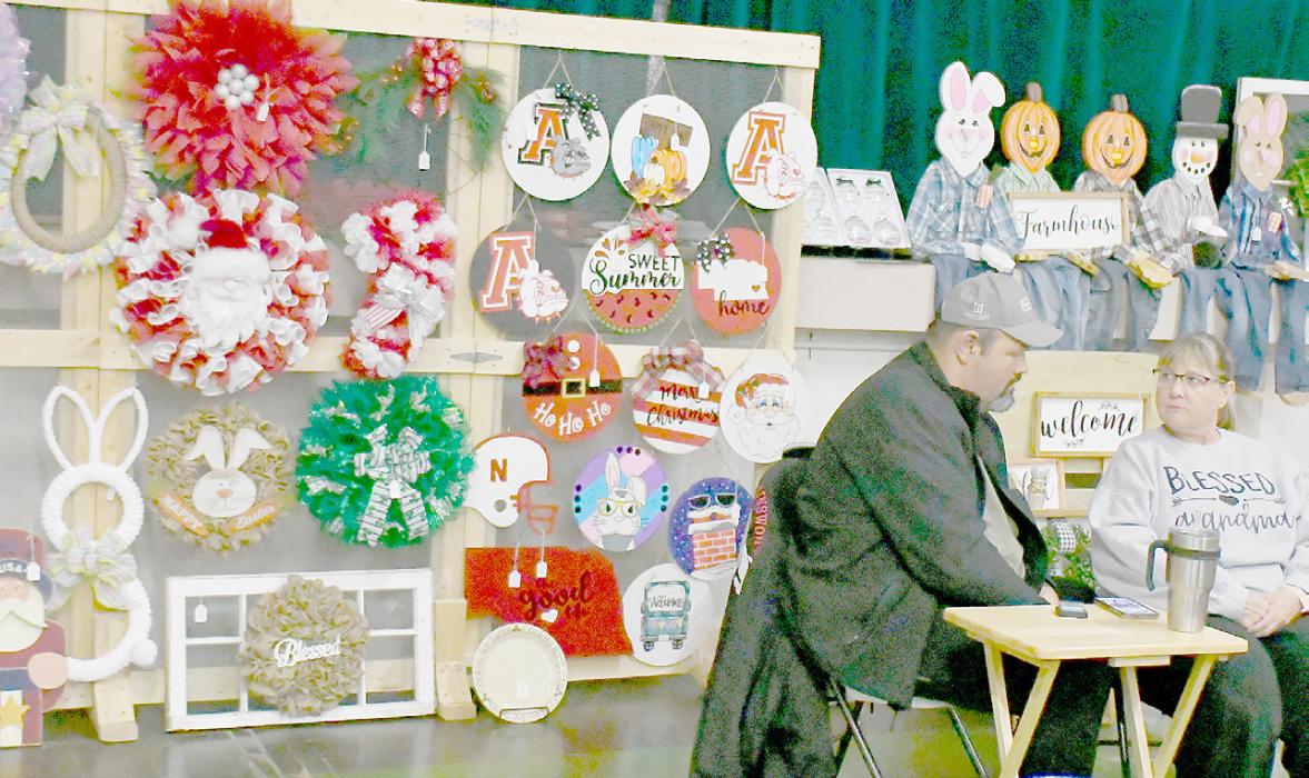 The Long Pine Chamber of Commerce hosted its annual Vendor Fair on Saturday, October 14th in The Palace. They had several vendors present with their merchandise for sale. Items included, homemade goods, wood crafts, jewelry, hats, crocheted and knitted items, Color Street, holiday decor plus more. If you were hungry you could eat lunch before or after you did your shopping.