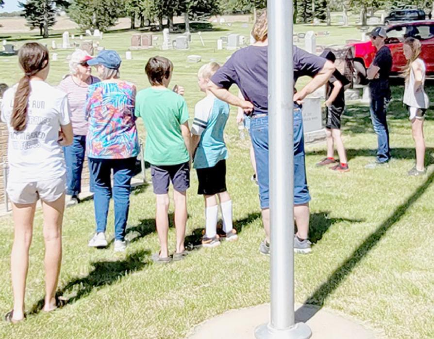 3390Volunteers Prepare Ainsworth Cemeteries for Memorial