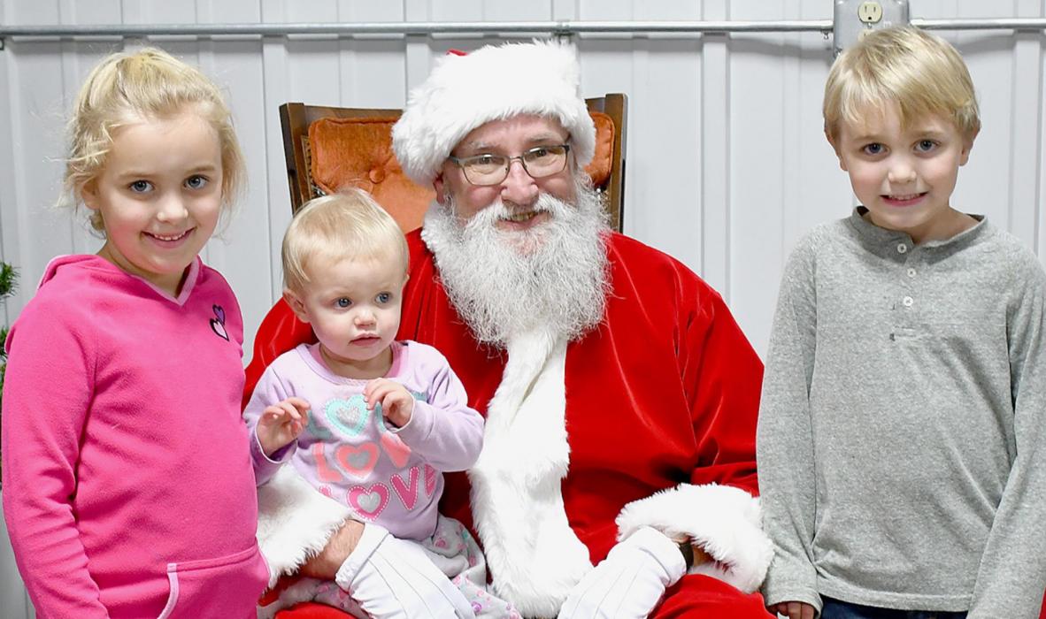 Santa Visits Long Pine