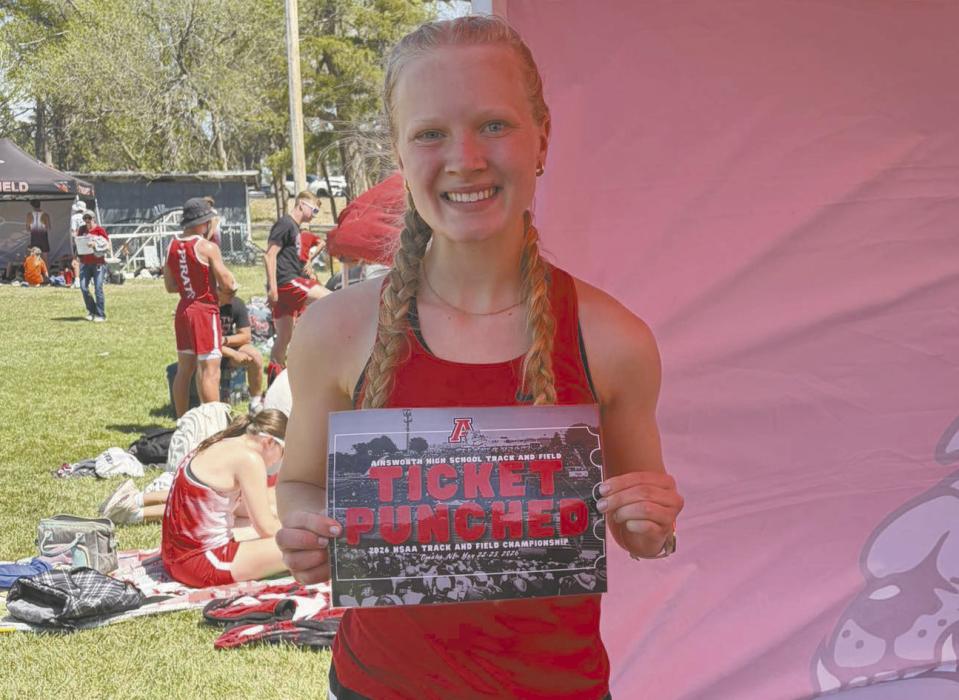 Junior Kiley Orton will compete in the 3200 meter run at 4:45 p.m. on Friday. On Saturday, she will compete in the 1600 meter run at 4:05 p.m. and the 4x400 meter relay at 5:55 p.m.