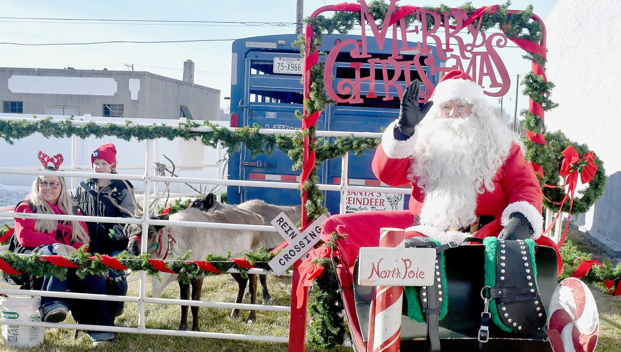 Santa Claus Visits Ainsworth to Find Out What the Little Ones Want for Christmas