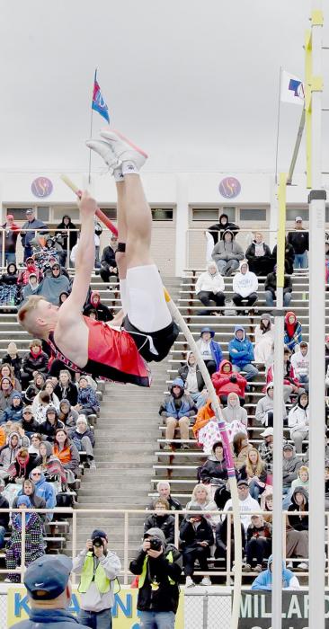 Ainsworth Tracksters Earn 10 Medals at 2022 NSAA State Track Meet