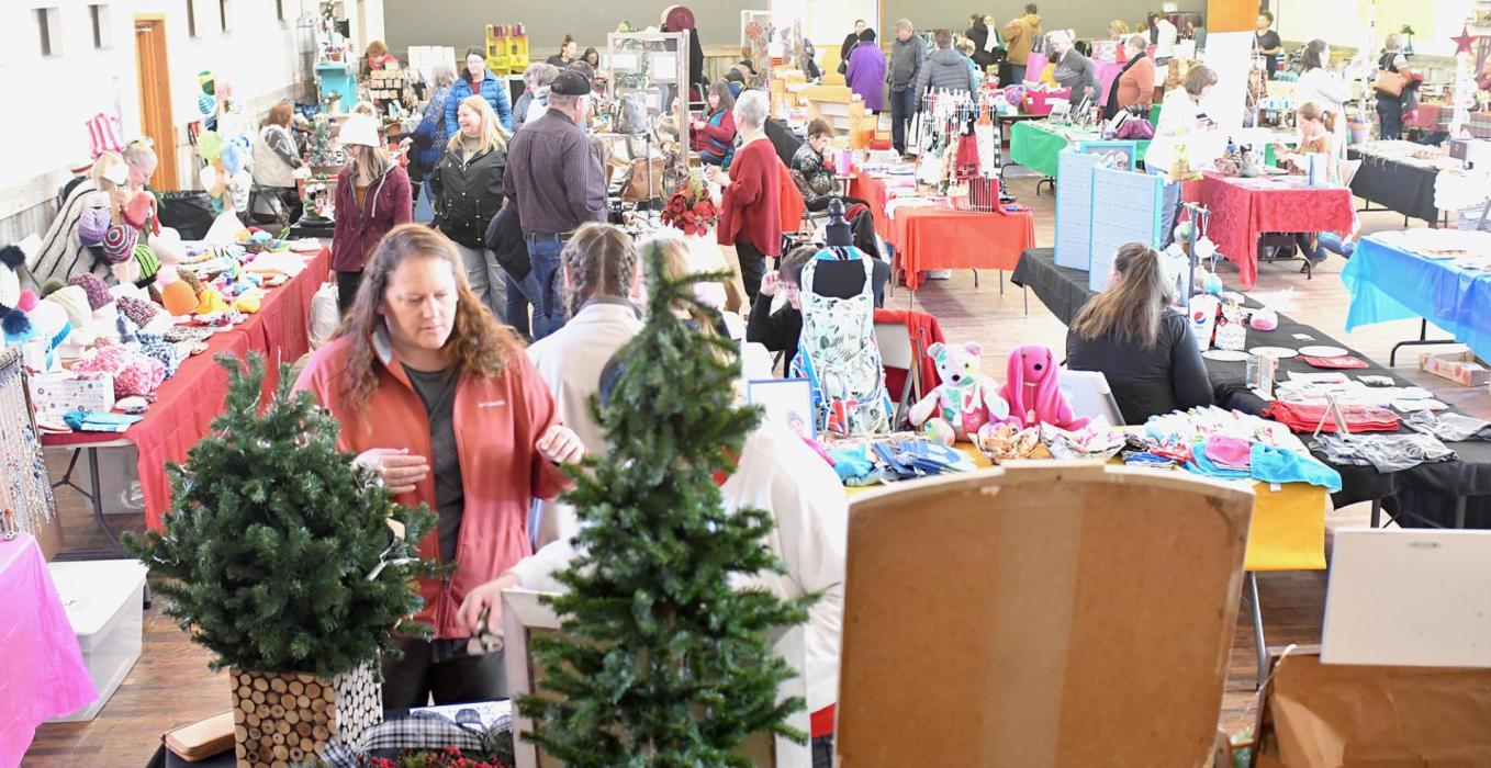 Small Business Saturday Craft and Vendor Fair Held to Showcase Small Businesses in Area