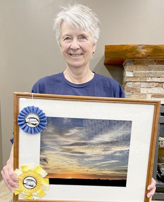 Viewers’ Choice Award to Lynn Robertson