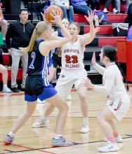 The Ainsworth Lady Bulldogs used a full court press effectively against the O’Neill Lady Eagles. Kendyl Delimont and Emma Sears caused a lot of problems for O’Neill getting the ball across the 10 second line.
