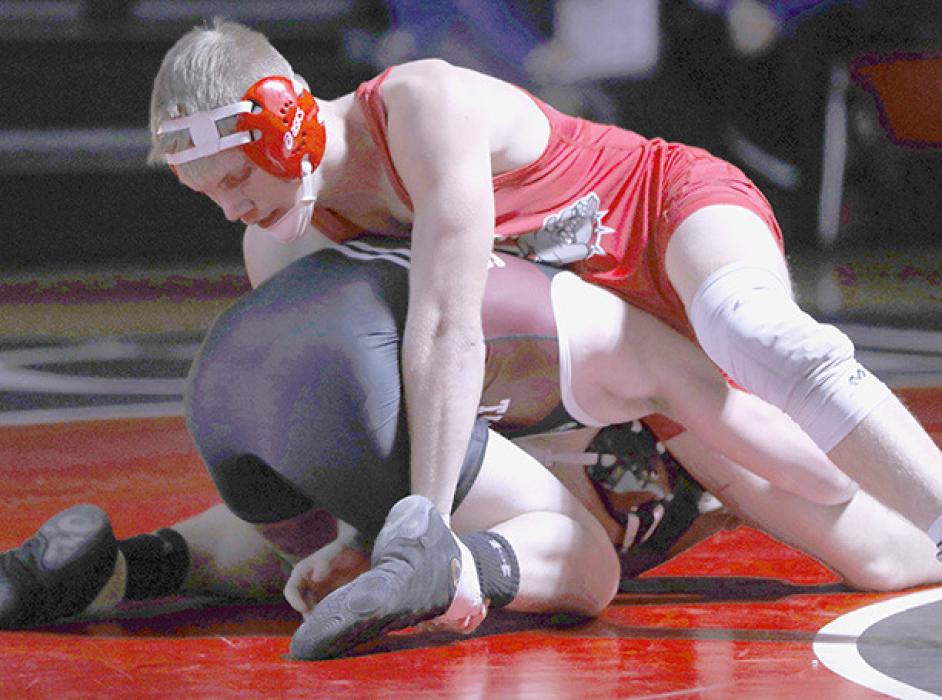 Landon Holloway pinned Malachi Bronchobill of Todd County in 1:25.