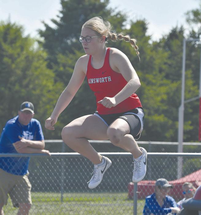 Gracyn Painter ran a 26.95 in the 200 meter dash, setting a new season record.