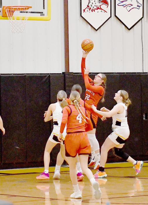 Gracyn Painter led the Lady Bulldogs with 17 points against the Mullen Lady Broncos.