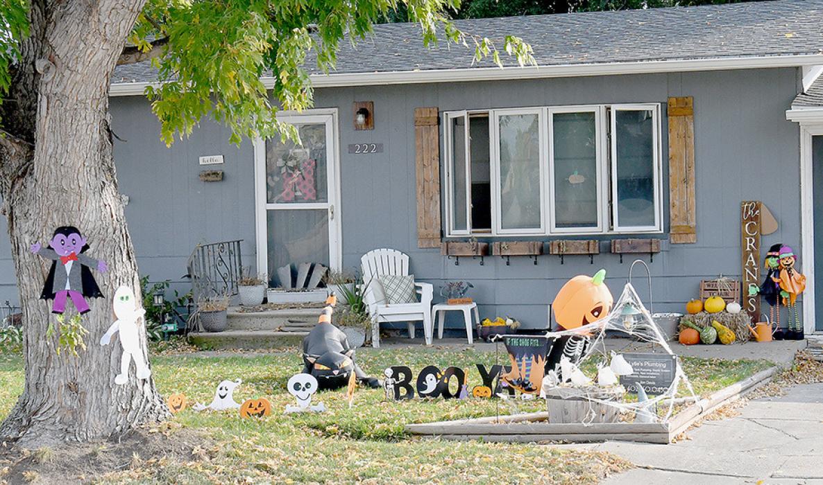 Ainsworth Residents Getting Ready for Halloween