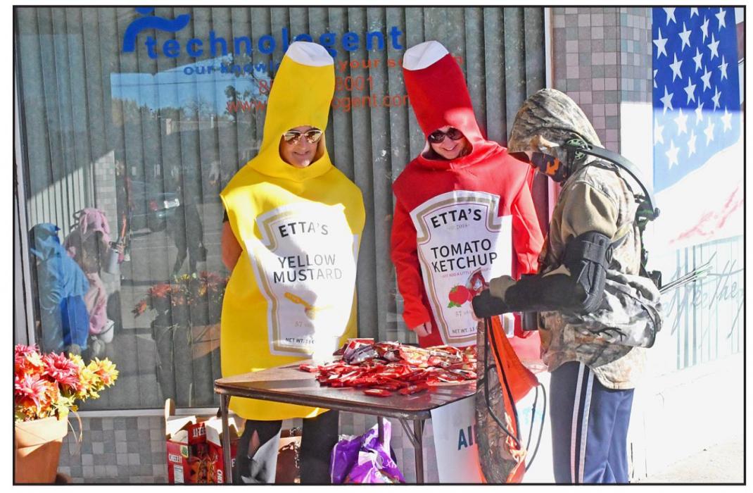 Ainsworth Kids Trick-or-Treat on Main Street