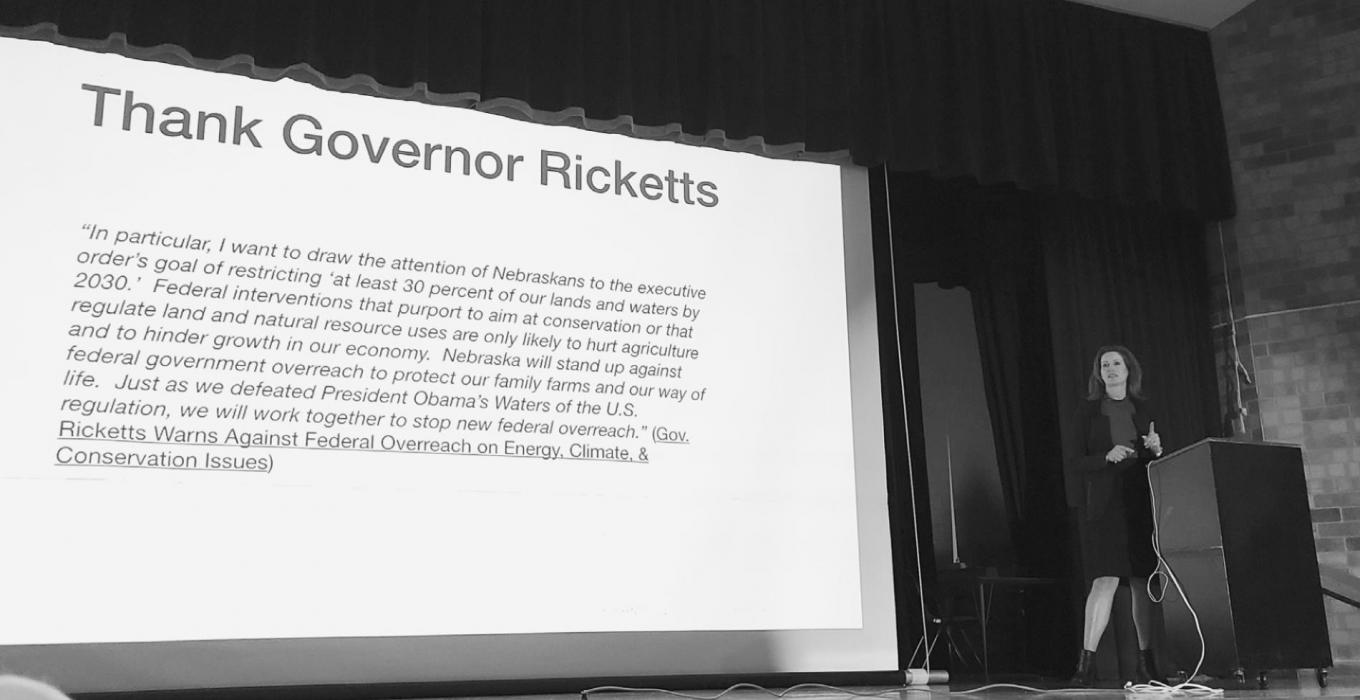 Margaret Byfield explained what she’s seeing in the “tea leaves” about the government’s plan to have 30 percent of the nation’s land by 2030. She said that Governor Ricketts was the first governor to bring this information to the people. Photo by Laura Vroman