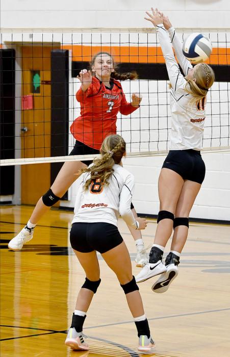 Cameryn Goochey, right, is the team’s second leading hitter with 139 kills this season.