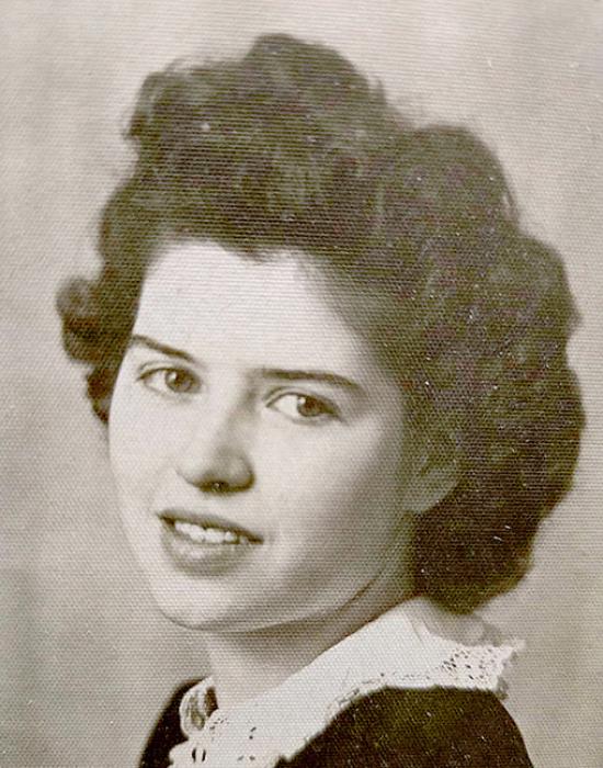 Lois L. “Moore” Hulshizer