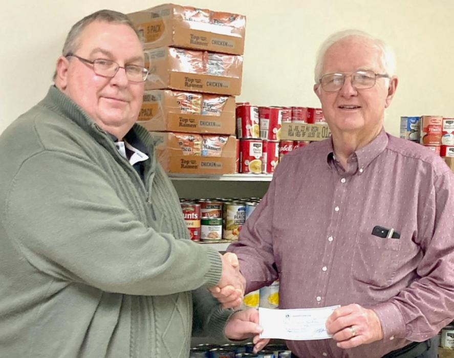 	Ainsworth Lions Club Donates to Food Pantry