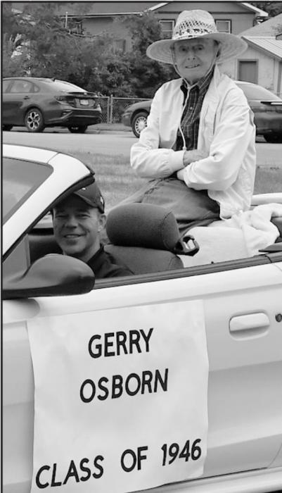 Ainsworth Alumni Parade Led by Grand Marshals Walz, Osborn and Johnson