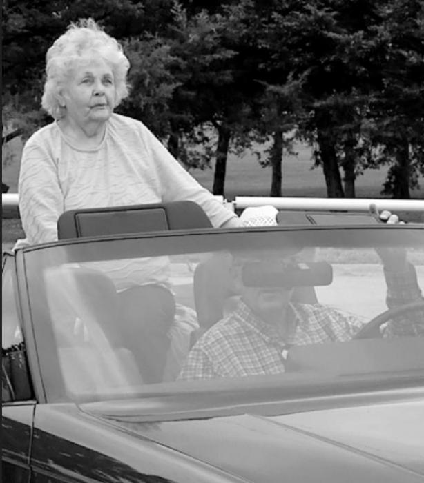 Ainsworth Alumni Parade Led by Grand Marshals Walz, Osborn and Johnson