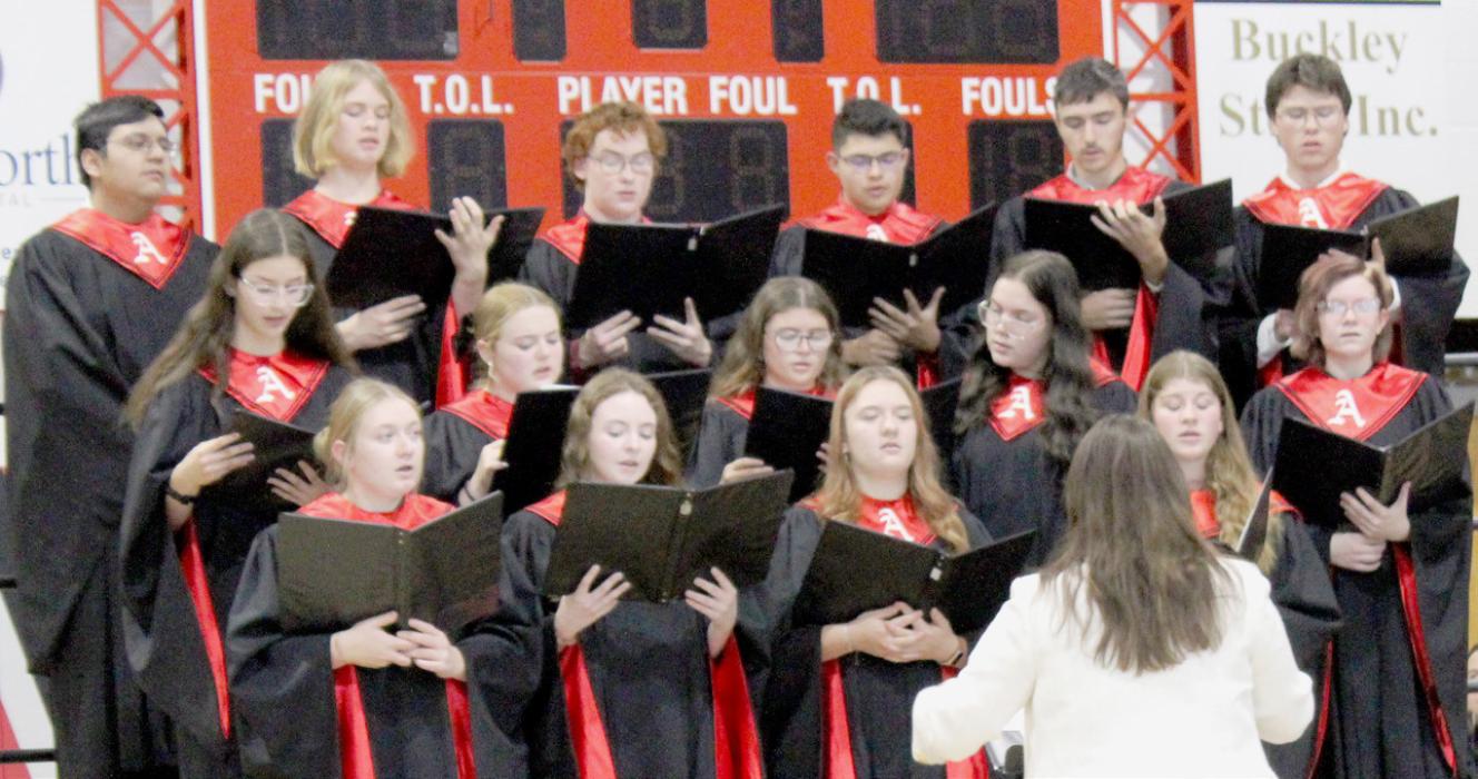 Ainsworth Music Department Plays Tribute to Veterans