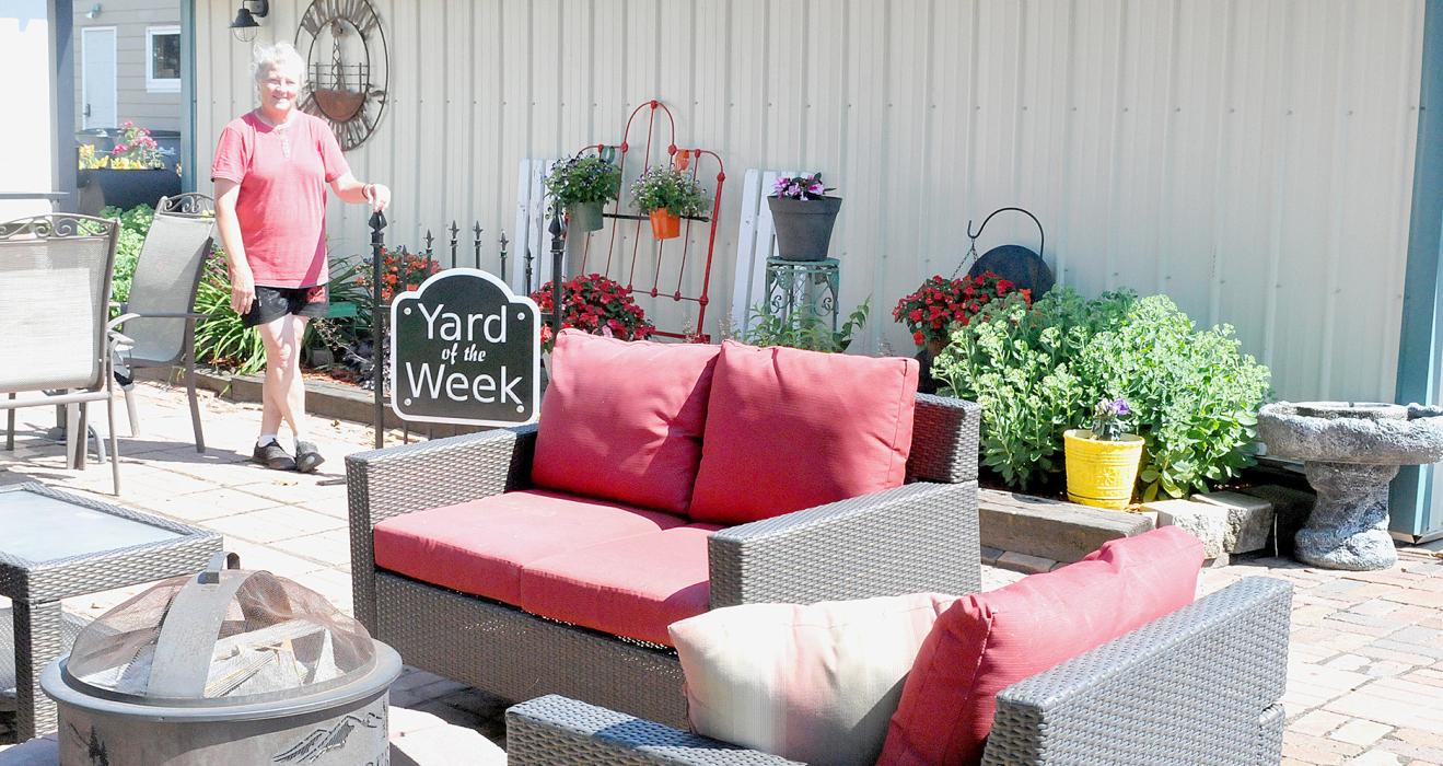 Brenda and Marty Graff Win Yard of the Week Honors at 515 N. Walnut in Ainsworth