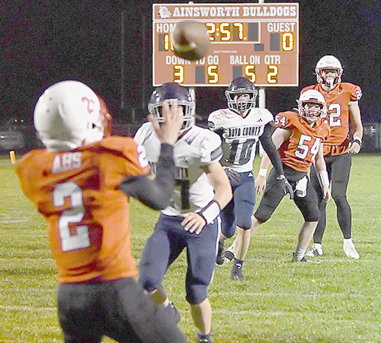 Morgan Kinney catches the first of his two touchdown passes. Kinney’s touchdown catches came within just over 1 1/2 minutes of each other.
