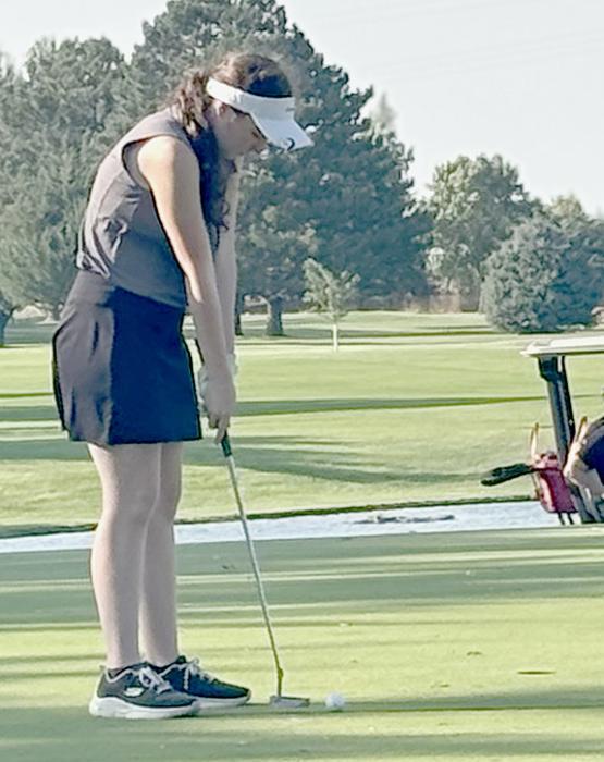 Heat and Wind Greet Ainsworth Girls Golf Team