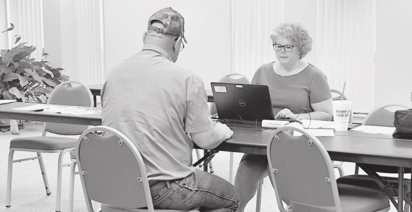 Ainsworth Residents Purchase Solar Shares at NPPD Open House, Now Sold Out
