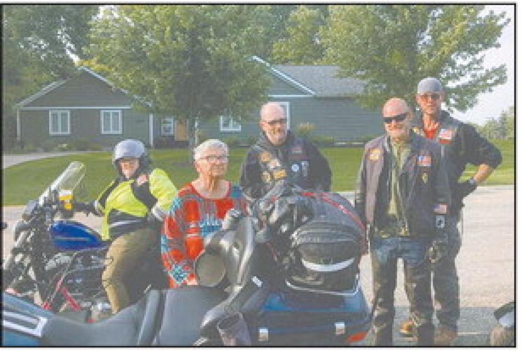 Pictured above is Patty Kaiser with her newly found biker friends from Illinois.