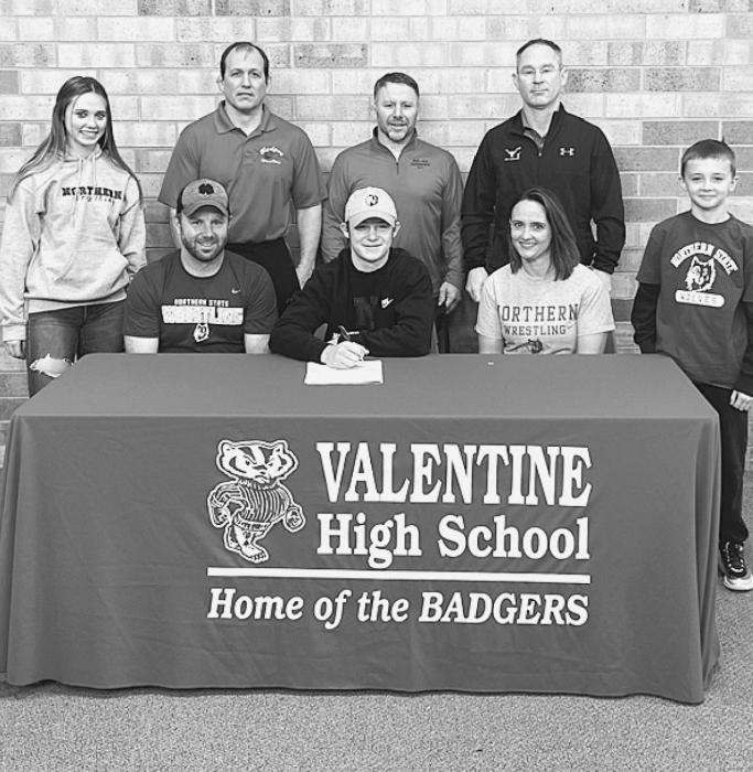 Williams signs to wrestle with Northern State
