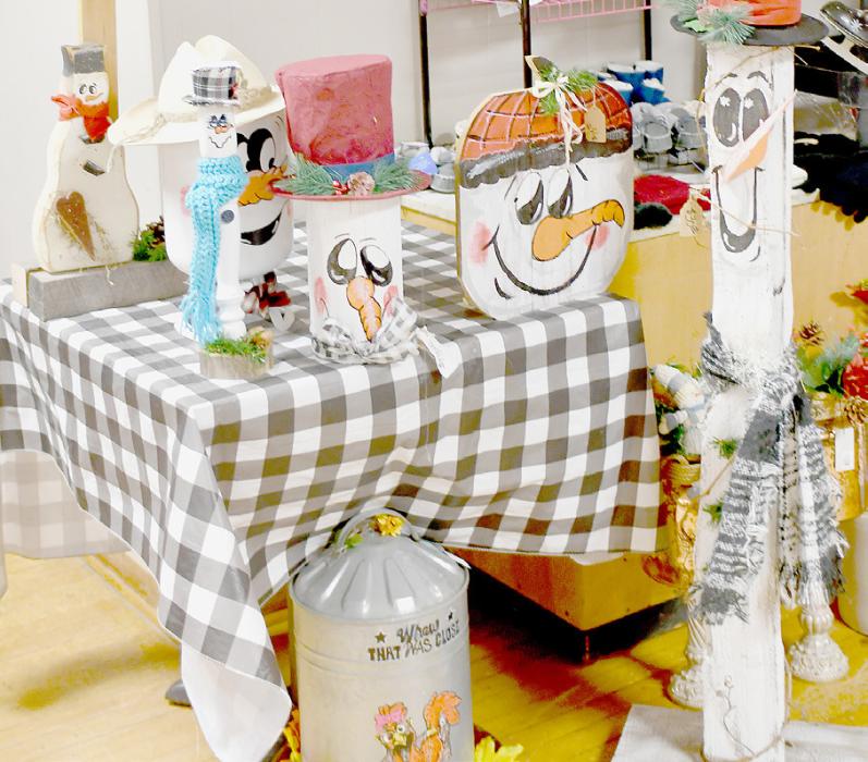 Ainsworth Does Drove #54 hosted their annual Holiday Fair on November 10th and 11th. Wood work, baked items, clothing, lasered items, crocheted/knitted items and honey were just a few items up for grab. The Does also served soup and their famous potato topper meal.