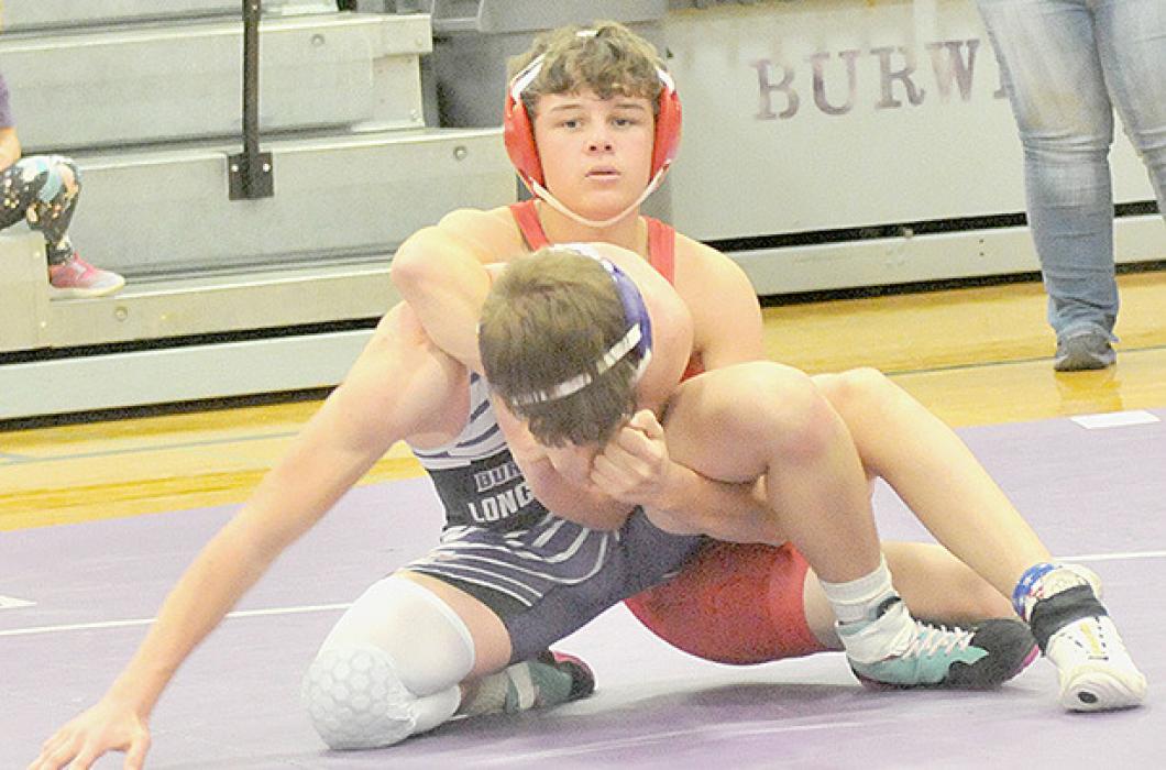 Kaden Evans wrestled in the 138 lbs. weight class at Mullen Invitational.