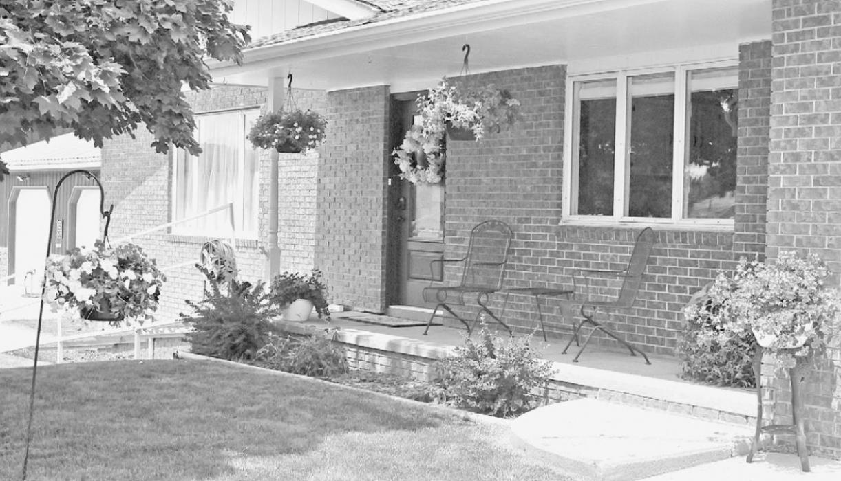 Second Yard of the Week Winners are Dee & Joel Ferris