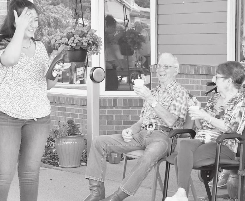 Cottonwood Villa Residents Enjoy Homemade Ice Cream