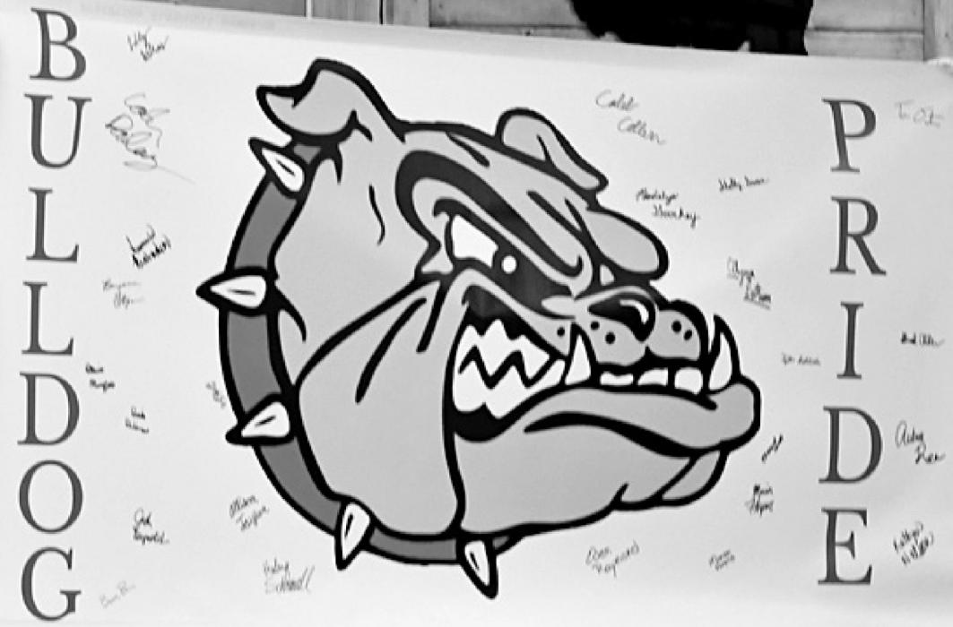 During the Ainsworth Booster Club’s Bulldog Pride Fundraiser, this banner signed by the senior athletes was auctioned off.