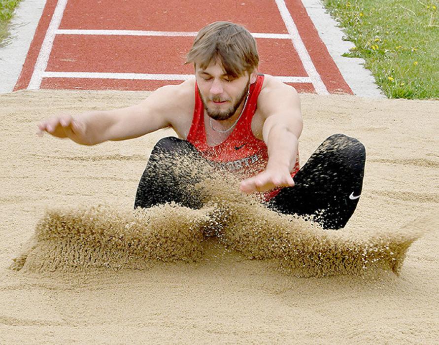 Ainsworth Track Teams Qualify Seven for 2024 NSAA State Track Meet in Class C