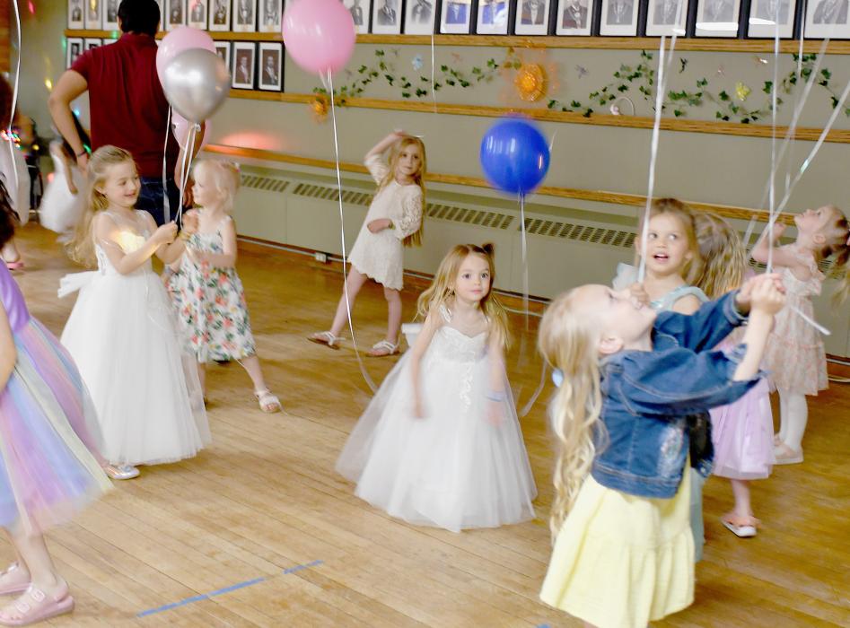 Does Drove 54 Daddy-Daughter Dress Up Dance Provided Lots of Fun