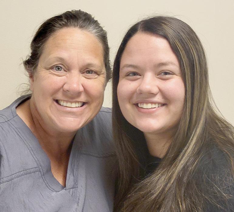 Karley Anderson and Jayme Kinney Receive Scholarships from Nebraska Hospital Association
