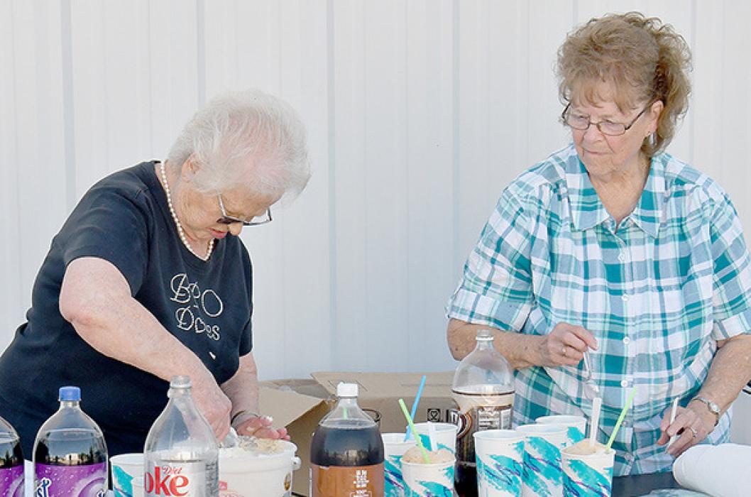Ainsworth Does Drove #54 Host Annual Burger Feed and Car Show