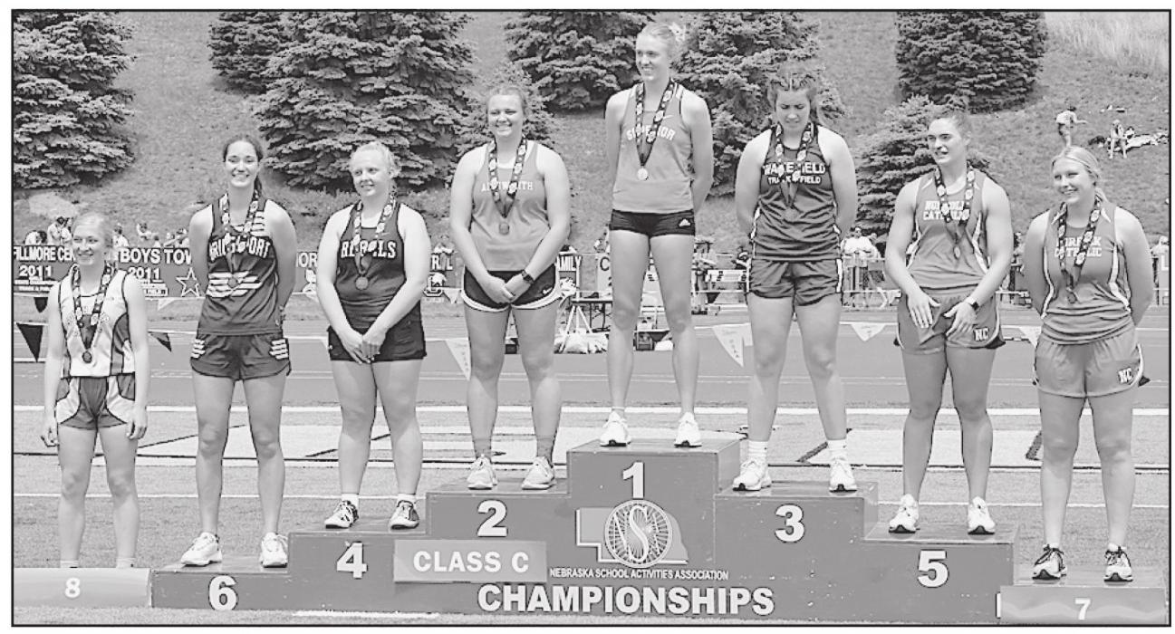 Kaitlyn Nelson threw a personal best of 129’ 5” in the Discus to earn a second place silver medal.