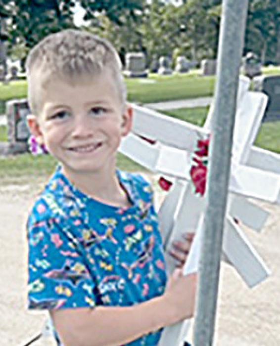 Memorial Day Service Held at Ainsworth Cemetery in Remembrance of Fallen Heroes